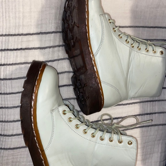 Boots - Picture 2 of 4